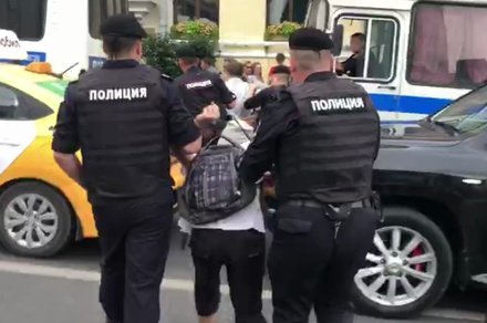 МВД сообщает о задержании более 200 человек на акции в поддержку Ивана Голунова