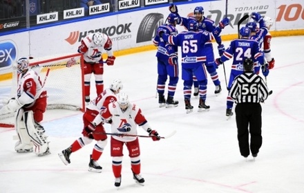 СКА разгромил «Локомотив» и повёл в серии четвертьфинала плей-офф КХЛ
