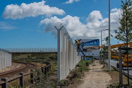 Мэр французского Кале прекратила строительство «антимигрантской» стены
