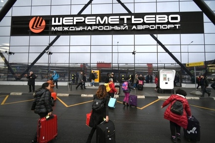 Госдеп вступился за дипломата, положившего в багаж при вылете из Шереметьева мину