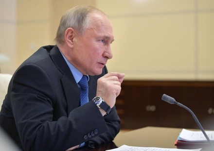 Владимир Путин призвал врачей сохранить работу системы онкологической помощи