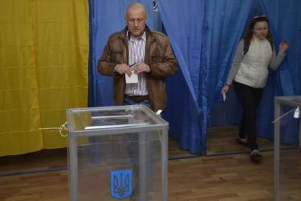 Явка во втором туре выборов президента Украины на 15:00 составила 45,26%