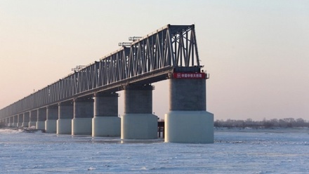 Строительство моста между Россией и Китаем началось в Амурской области