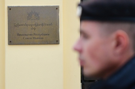 Полиция усилила меры безопасности у посольства Мьянмы в центре Москвы