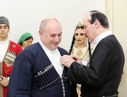 Экс-глава Дагестана заступился за мэра Махачкалы, на которого завели уголовное дело