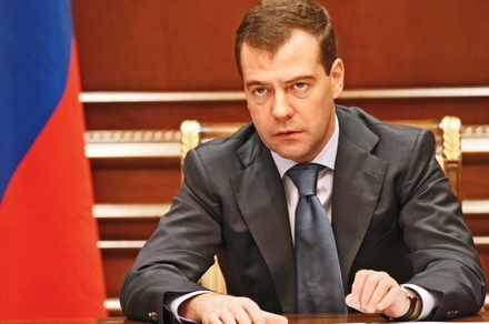 «Левада-центр» отверг обвинения Тимаковой в заказе опроса про Медведева