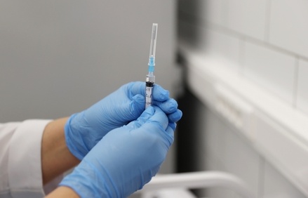 Минздрав отклонил исследование комбинации вакцин AstraZeneca и «Спутник V»