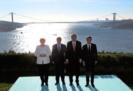 В Стамбуле завершился саммит глав России, ФРГ, Франции и Турции по Сирии