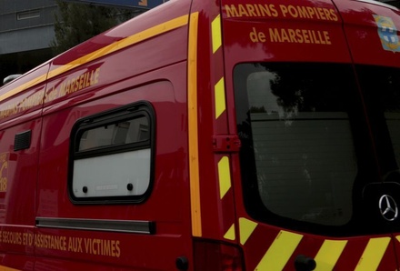 14 человек пострадали при сходе поезда с рельсов в метро Марселя
