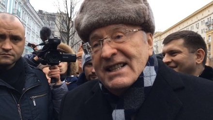 Владимир Жириновский встретился с участниками протестной акции в Москве
