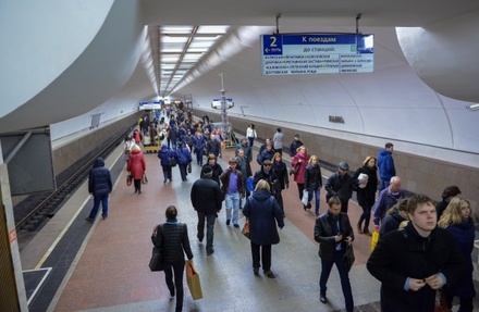 На «салатовой» ветке московского метро на рельсы упал человек