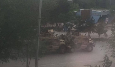 Мощный взрыв прогремел рядом с посольством США в Кабуле