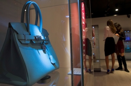Самая дорогая сумка в мире Hermès Birkin подешевела вдвое за время пандемии