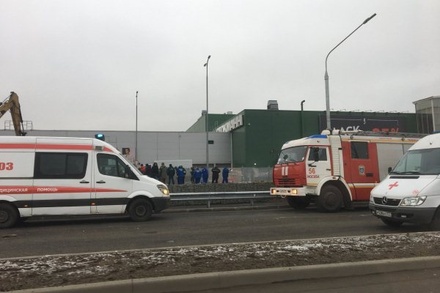 Двух рабочих засыпало землёй при обвале котлована на юго-западе Москвы