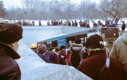 Автобус въехал в подземный переход в Москве, 4 человека погибли