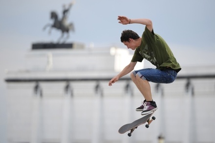 На пешеходных улицах Москвы могут запретить кататься на скейтбордах