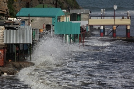 Жителей Приморья предупредили о двух надвигающихся тайфунах