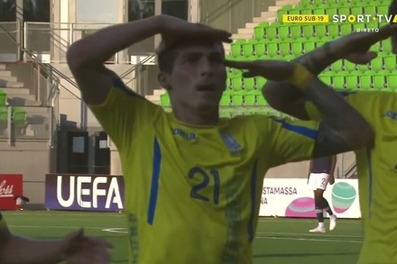 Украинский игрок ответил на критику после празднования забитого мяча в стиле Дзюбы