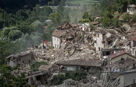 Число жертв землетрясения в Италии возросло до 84
