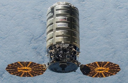 Космический грузовик Cygnus пристыковался к МКС