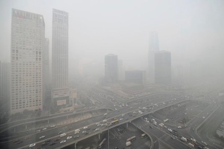 В Пекине объявили повышенный уровень опасности из-за сильного смога