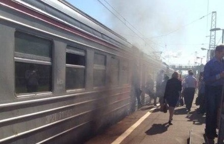 Пассажирка горевшей в Москве электрички обвинила машиниста в бездействии