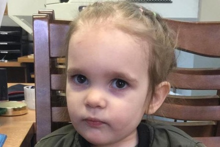 Двухлетнюю девочку оставили в детской поликлинике в Москве