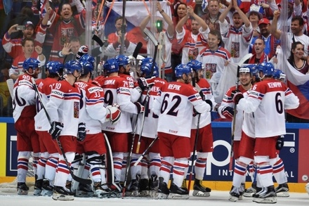 Хоккеисты сборной России уступили чехам в стартовом матче чемпионата мира