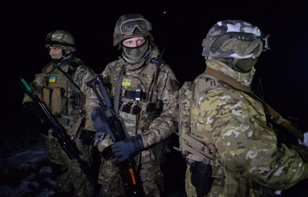 Дальнобойщики из России узнали о планах украинских радикалов отправить их в «зону АТО» 