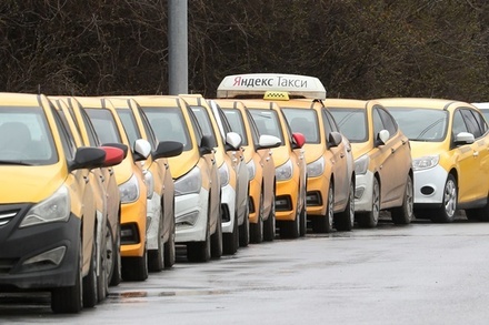 Таксисты попросят включить их в перечень пострадавших от пандемии отраслей