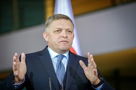 Премьер Словакии Роберт Фицо высказался против нового «железного занавеса»