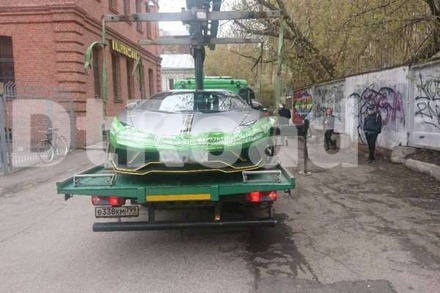 Автомобиль телеведущей Анастасии Ивлеевой эвакуировали из-за неправильной парковки