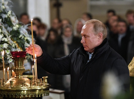 Путин подарил икону Спасо-Преображенскому собору Петербурга