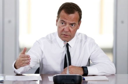 Медведев призвал изучить зарубежный опыт по программе цифровой экономики