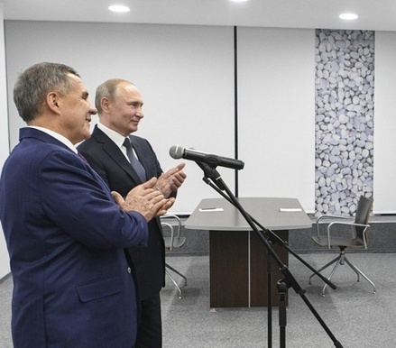 В Кремле объяснили шутки Путина в адрес Минниханова доверительным отношением
