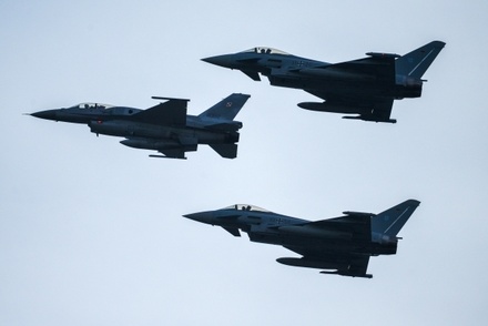 Энтони Блинкен пообещал Украине истребители F-16