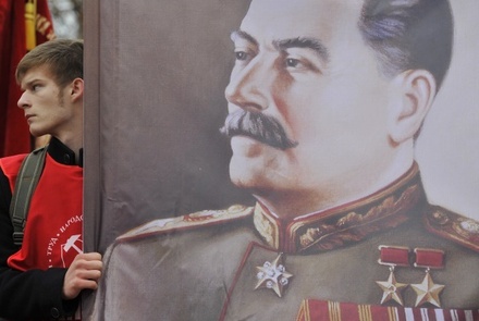 Сталинские репрессии считают вынужденной мерой 43% граждан России