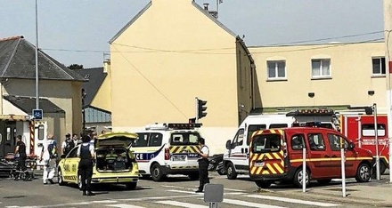 Во французском Бресте ищут ранившего двух человек около мечети