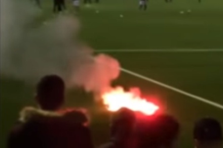 Во время матча Кубка Англии на футбольном поле произошёл пожар