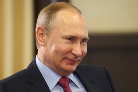 Владимир Путин назвал смешным вопрос про увольнение главы ФБР