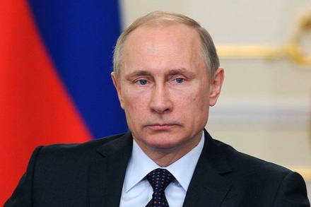 Владимир Путин поручил перепрофилировать врачей для лечения больных с COVID-19