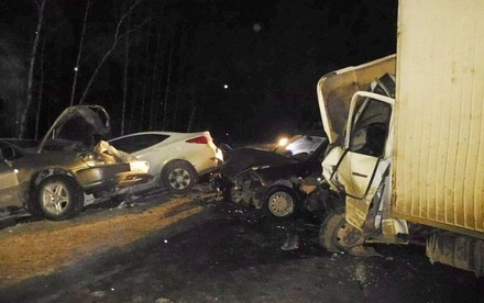 Один человек погиб в ДТП с участием семи автомобилей в Челябинской области