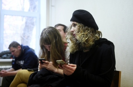 Мещанский суд Москвы назначил участнице Pussy Riot обязательные работы