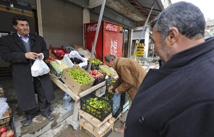 В Турции власти раздали населению 20 тонн овощей и фруктов