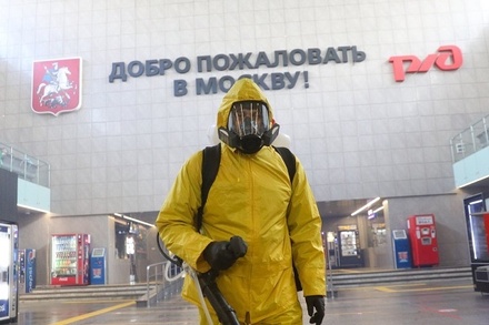 Пассажиров вокзалов Москвы обязали носить перчатки и маски