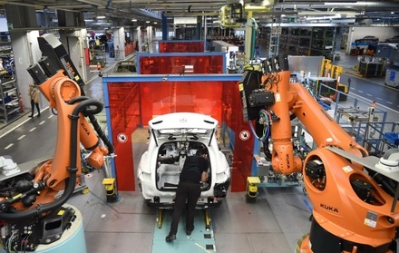 Подмосковье подписало инвестиционный контракт на строительство завода Mercedes
