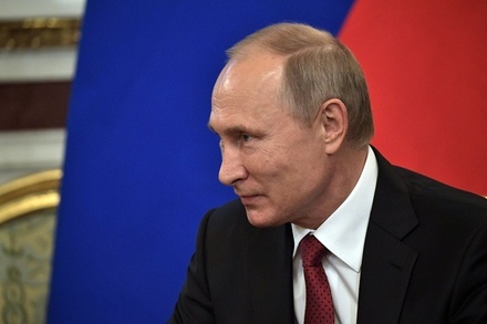 Владимира Путина с 65-летием поздравили 11 президентов