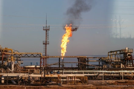 Цены на нефть пошли вниз после взлёта на фоне дипломатической войны