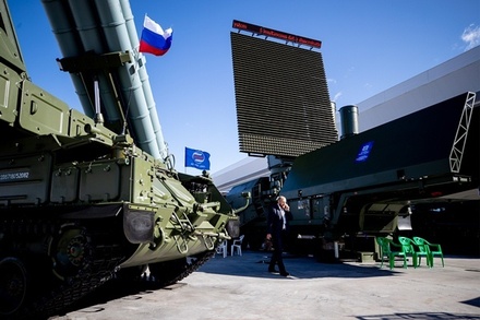 Белоруссия до 2025 года купит у России новейшие образцы систем ПВО