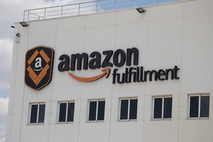 Капитализация компании Amazon впервые превысила 1 триллион долларов